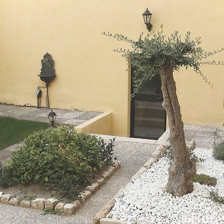 Le Dimore Di San Domenico Affittacamere LʼAquila Exterior foto